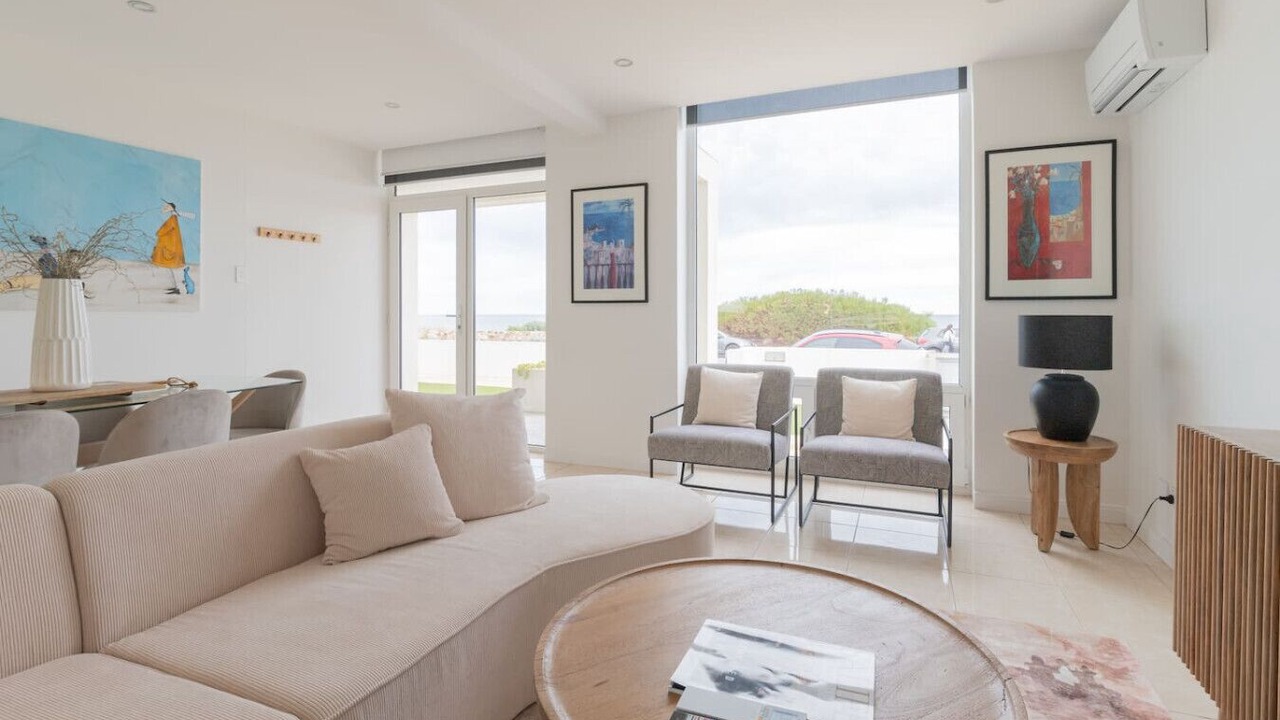 Photo of Livingroom in West Beach