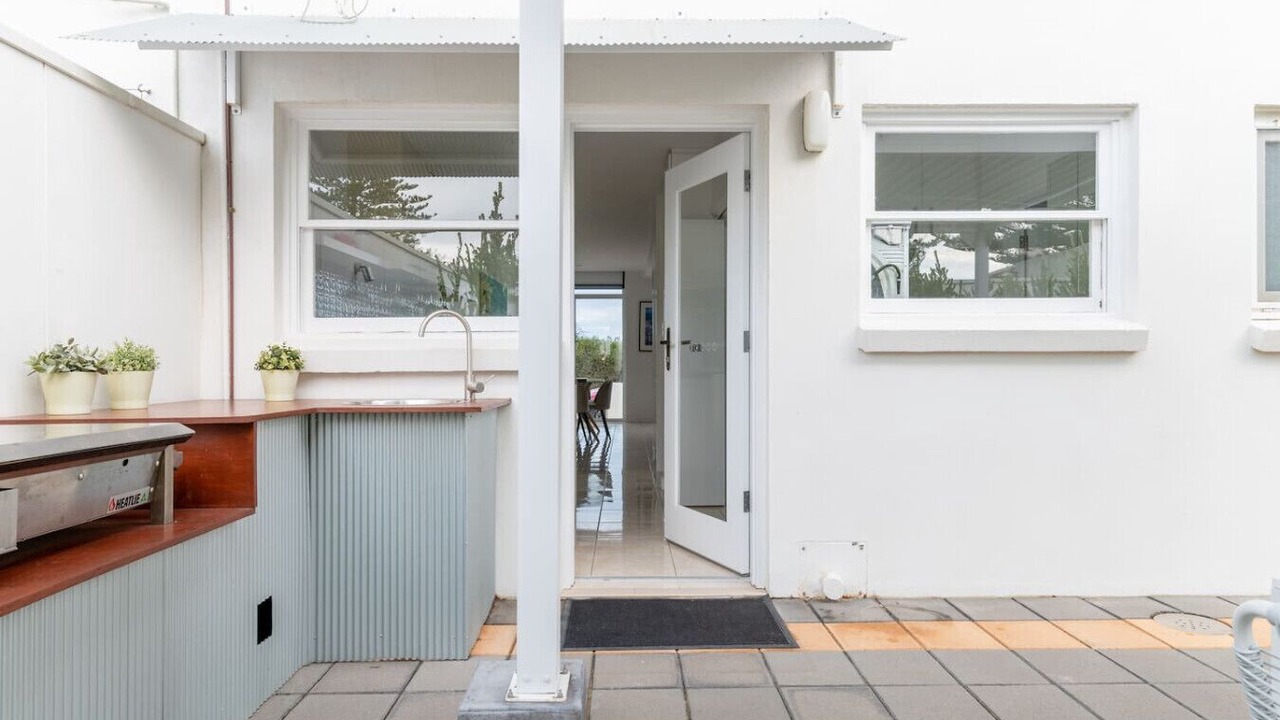 Photo of Patio Balcony in West Beach