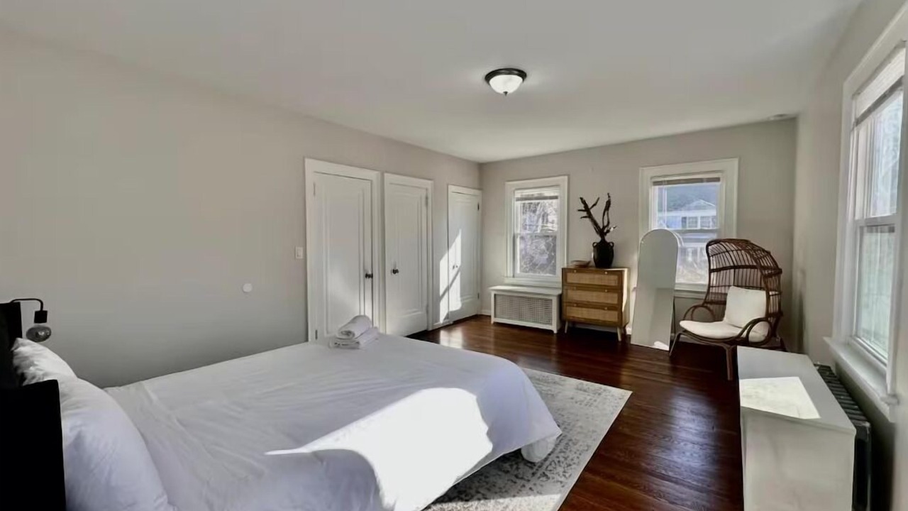 Photo of Bedroom in Beaver Hills