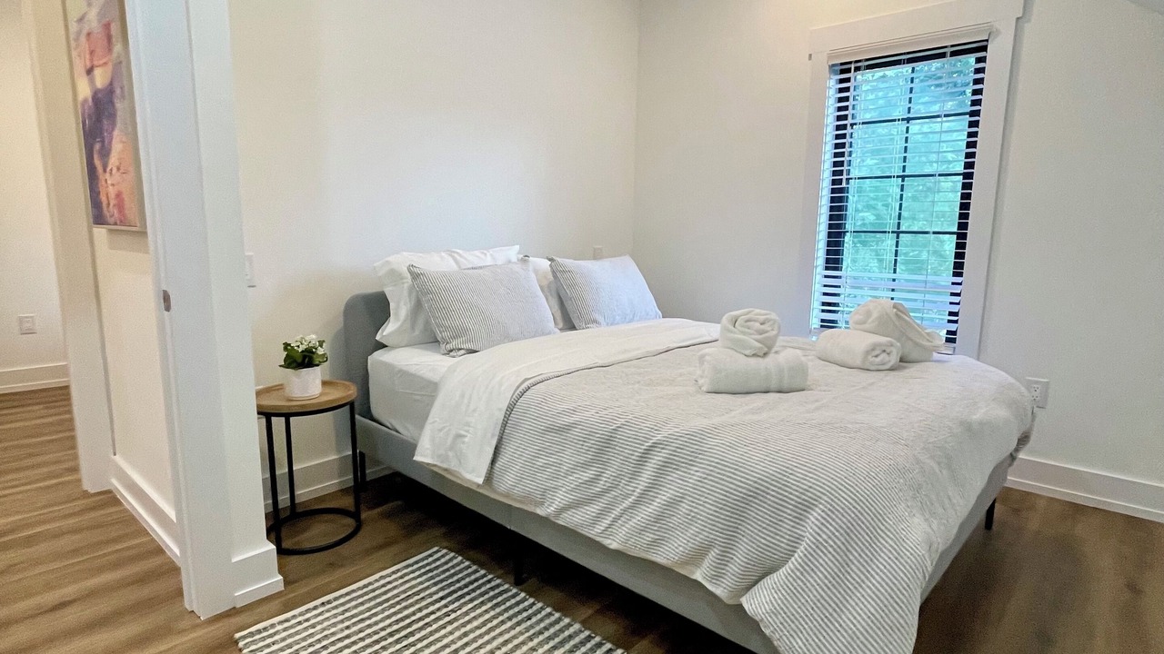Photo of Bedroom in Crystal Beach