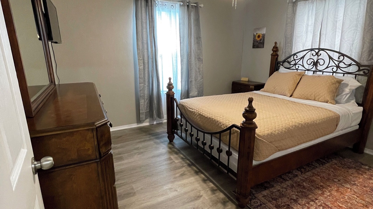 Photo of Bedroom in Ada