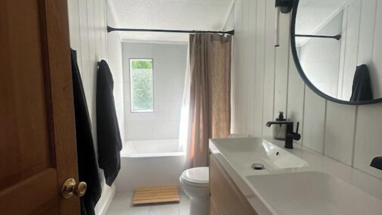 Photo of Bathroom in Sherwood Forest