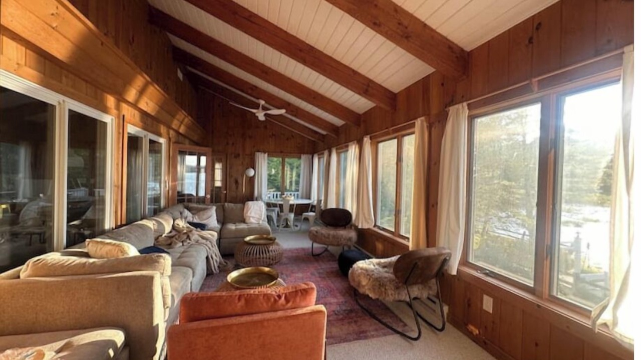 Photo of Livingroom in Sherwood Forest
