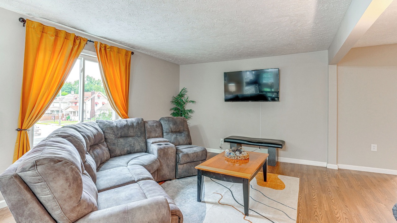 Photo of Livingroom in Lansing