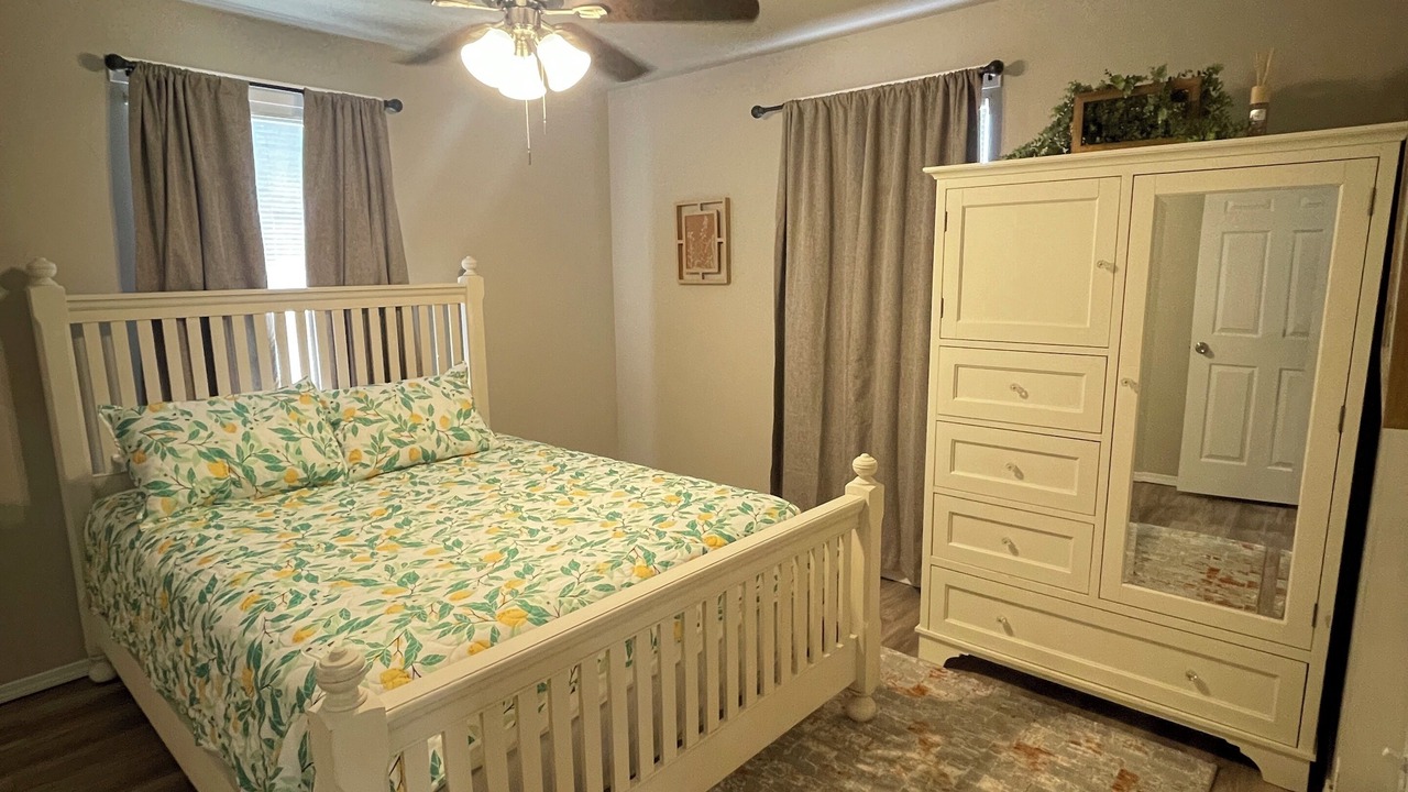 Photo of Bedroom in Ada