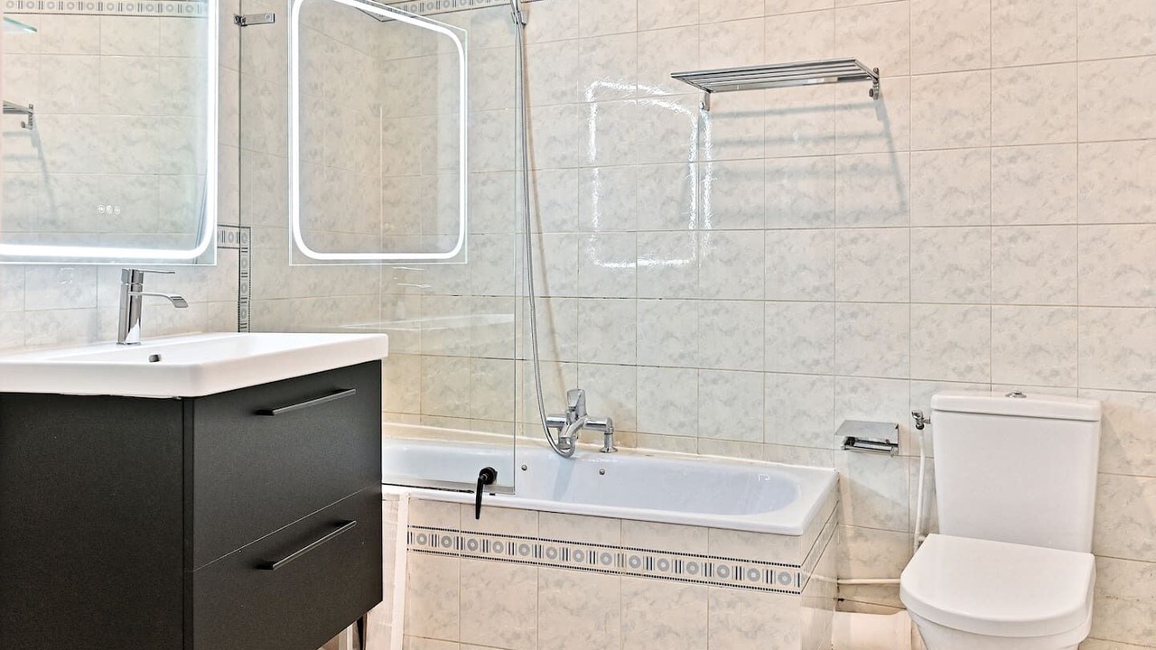 Photo of Bathroom in Saint-Lambert