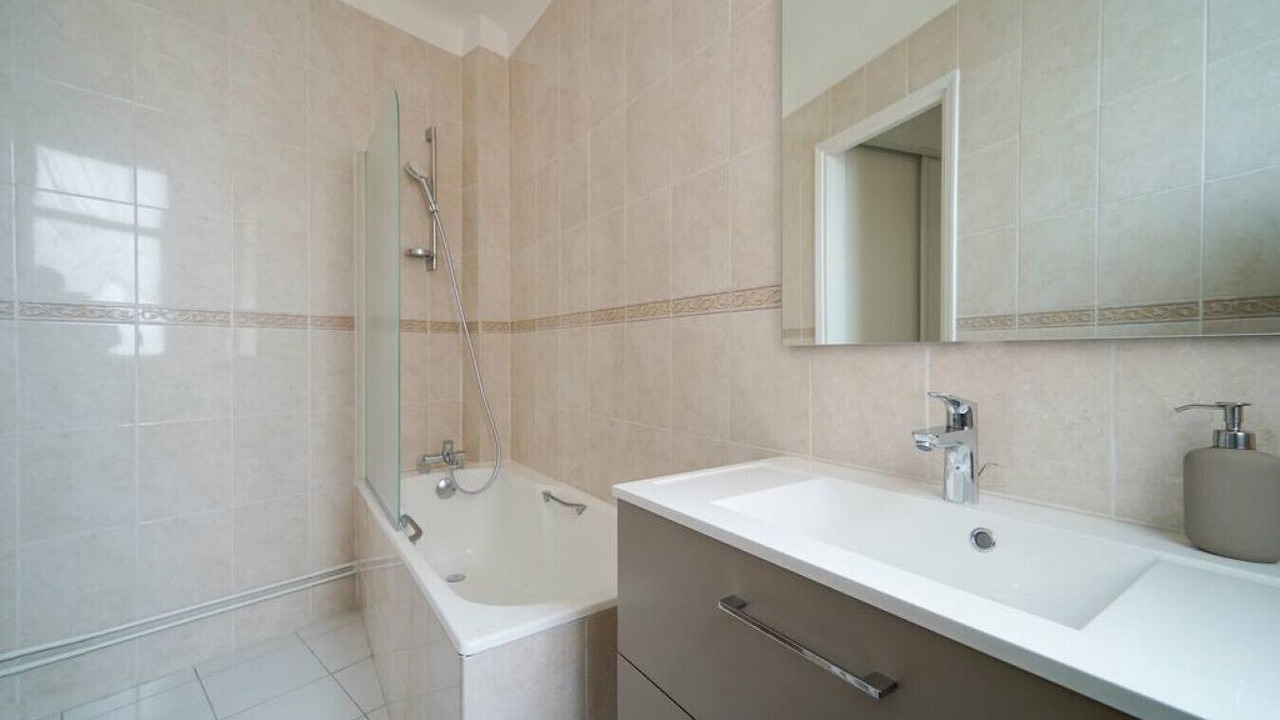 Photo of Bathroom in Neuilly-sur-Seine