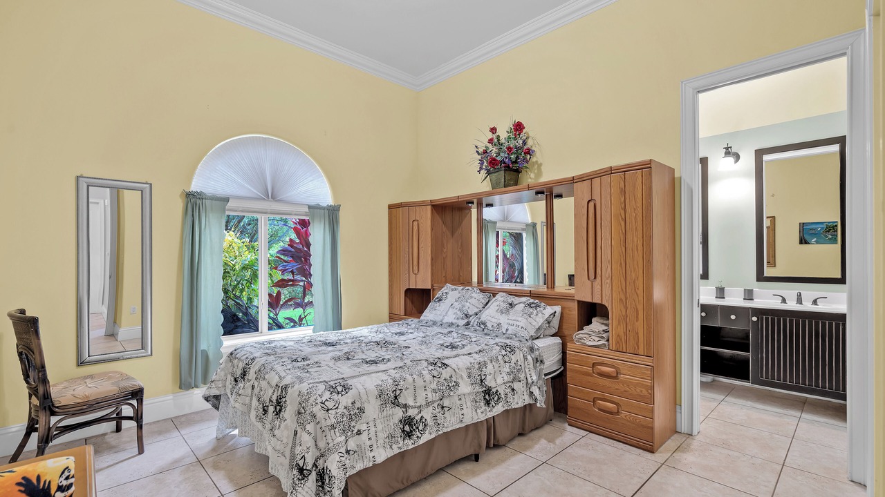 Photo of Bedroom in Ludlam