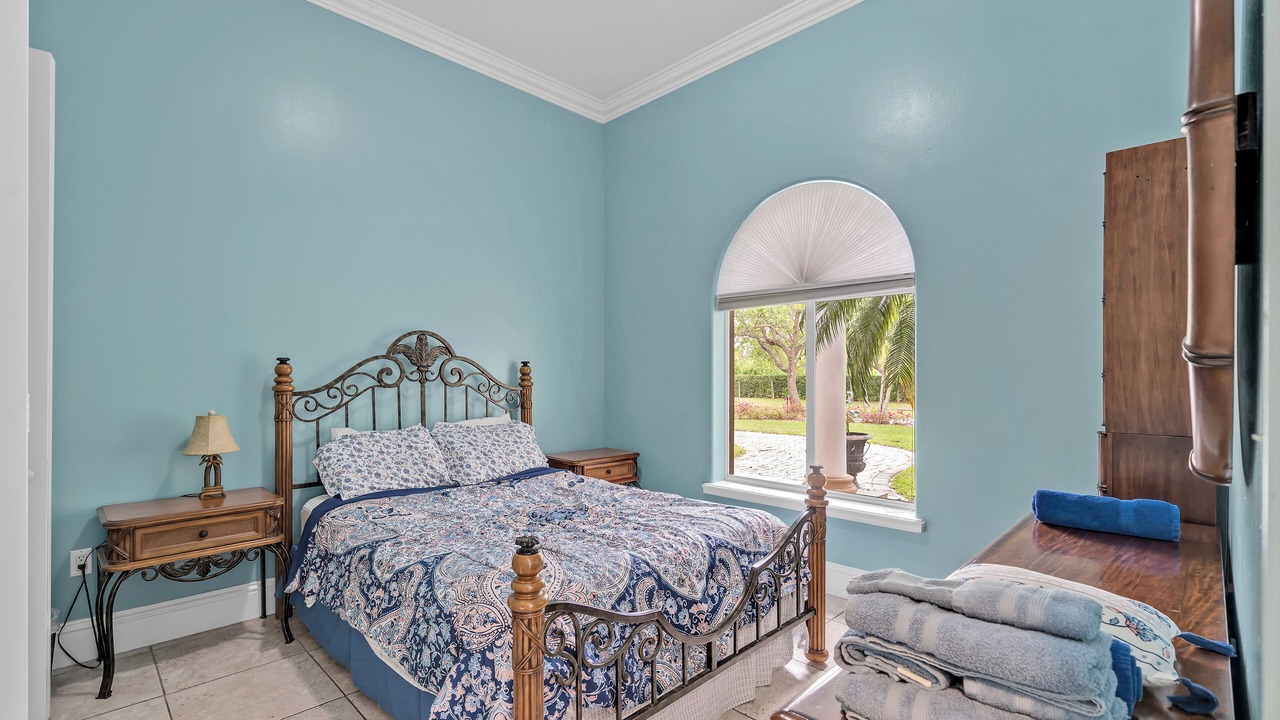Photo of Bedroom in Ludlam