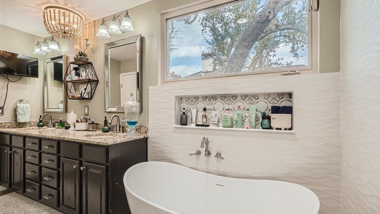 Photo of Bathroom in Horseshoe Bay West