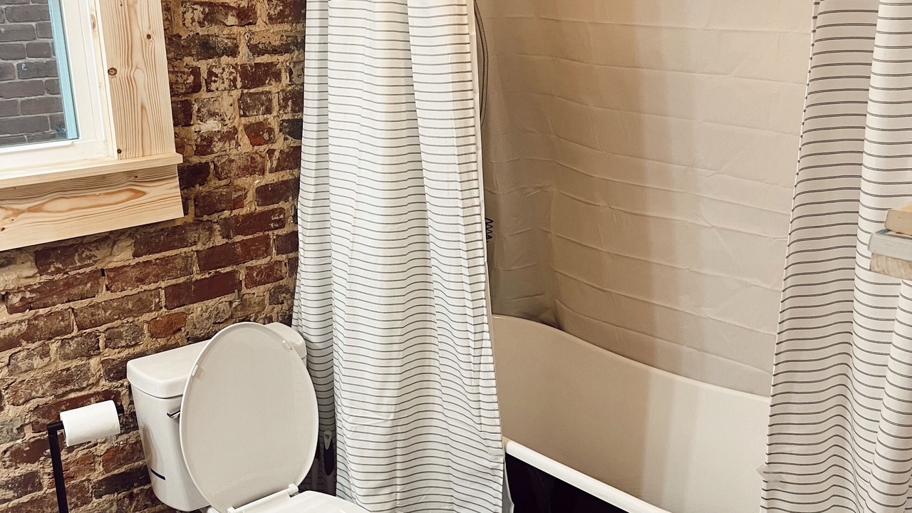 Photo of Bathroom in Horse Cave
