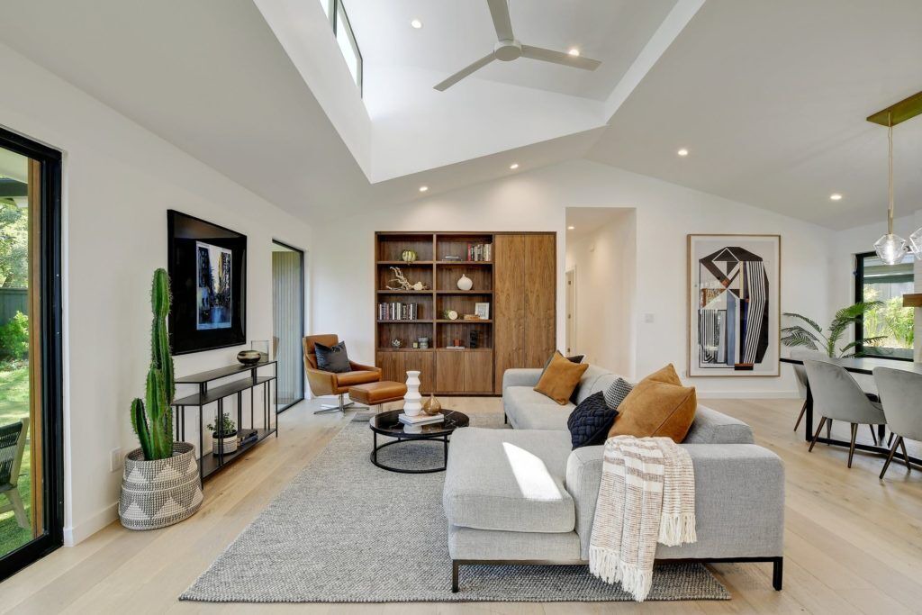 Photo of Livingroom in Barton Hills
