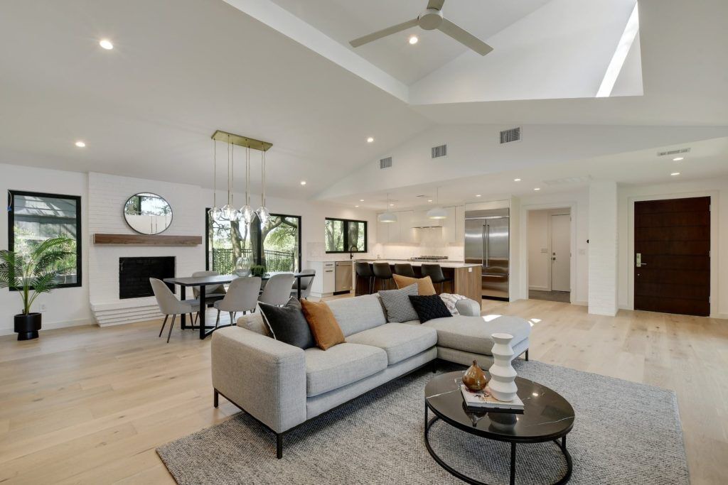 Photo of Livingroom in Barton Hills
