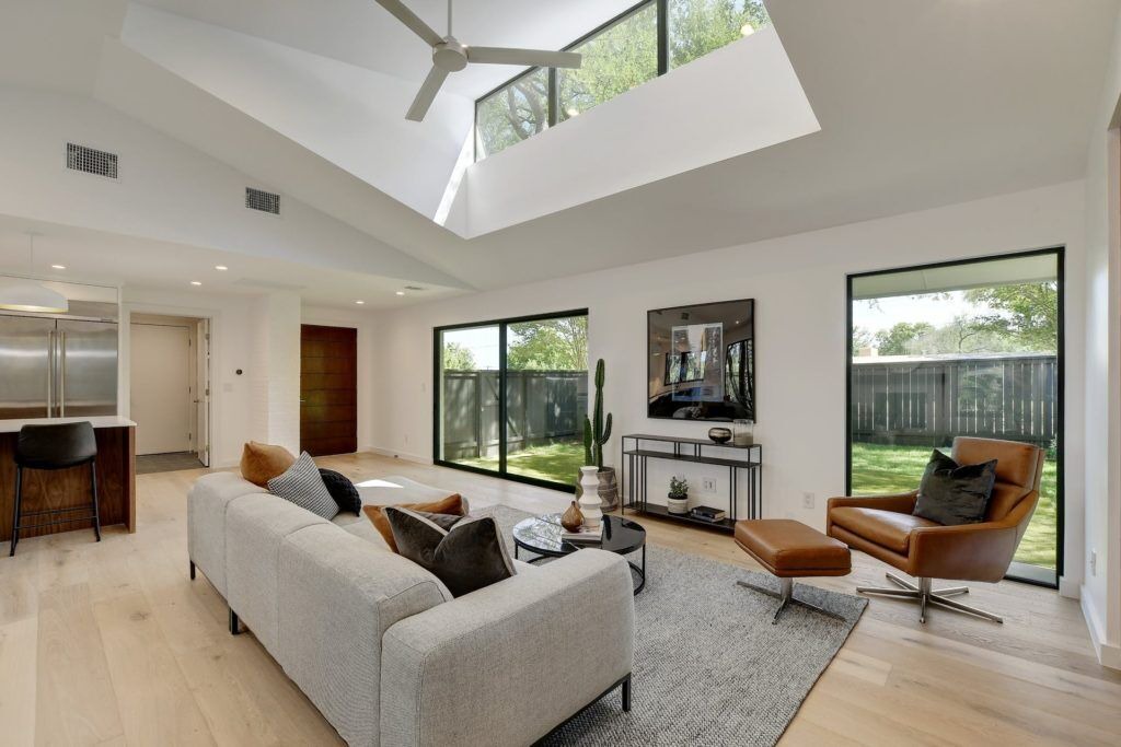 Photo of Livingroom in Barton Hills