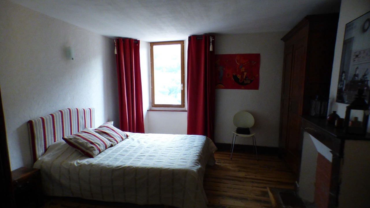 Photo of Bedroom in Saint-Aventin