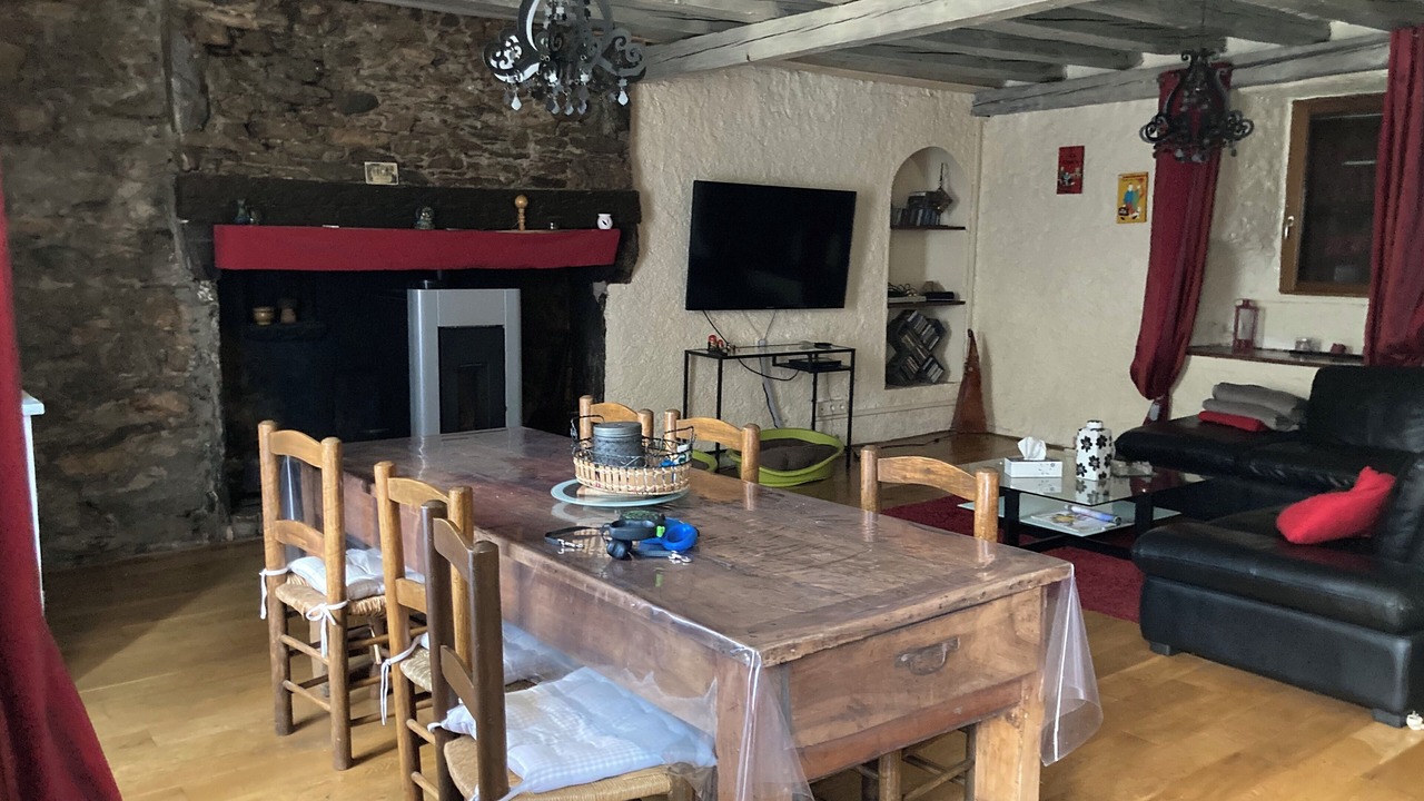 Photo of Livingroom in Saint-Aventin