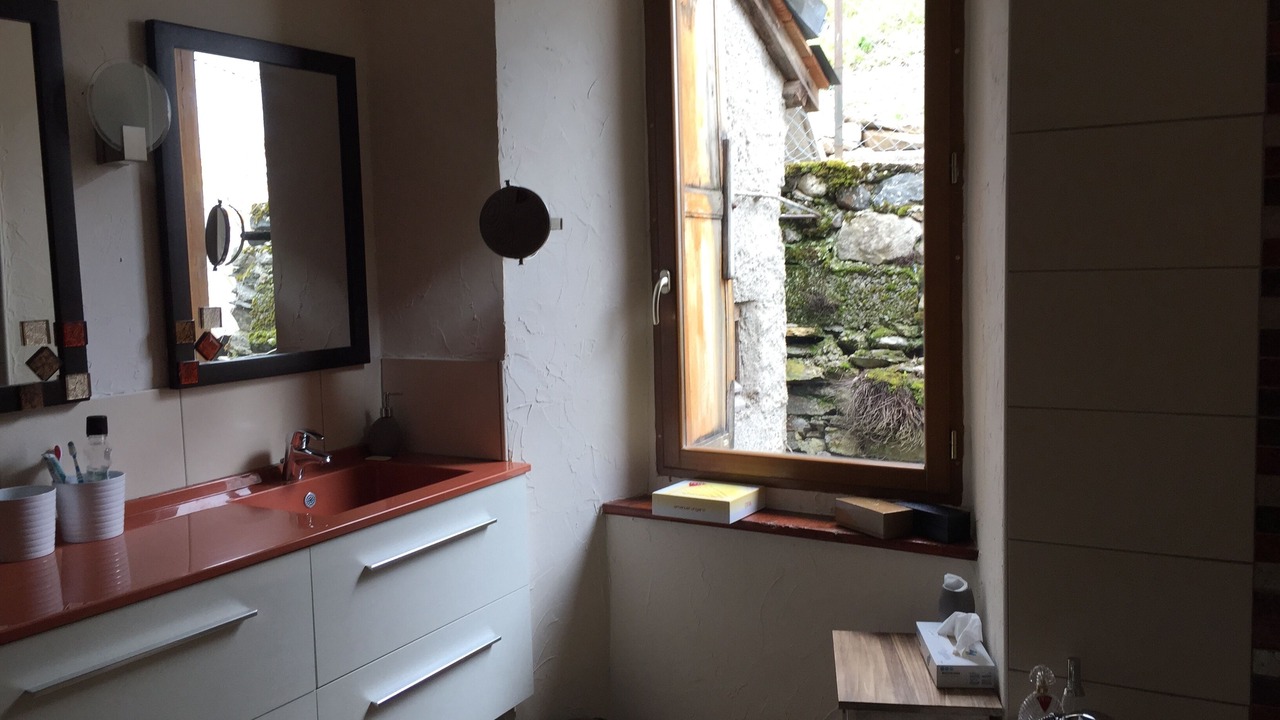 Photo of Bathroom in Saint-Aventin