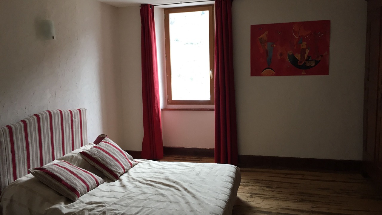 Photo of Bedroom in Saint-Aventin