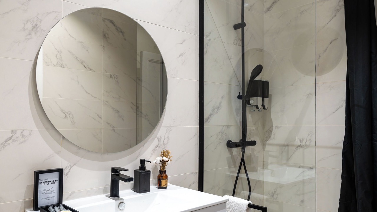 Photo of Bathroom in Beziers City Centre