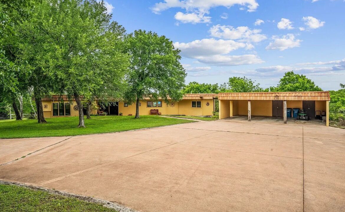 Photo of Outdoor in Annetta North
