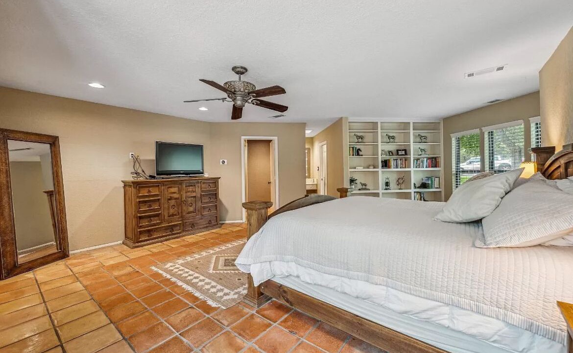 Photo of Bedroom in Annetta North