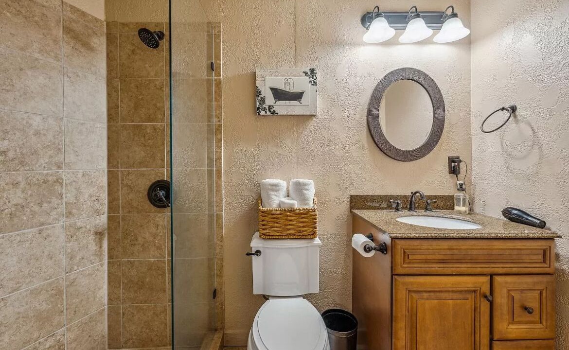 Photo of Bathroom in Annetta North