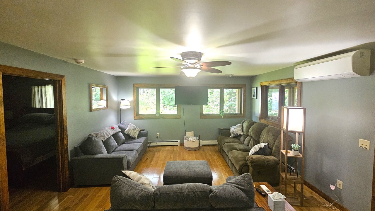 Photo of Livingroom in Indian Lake