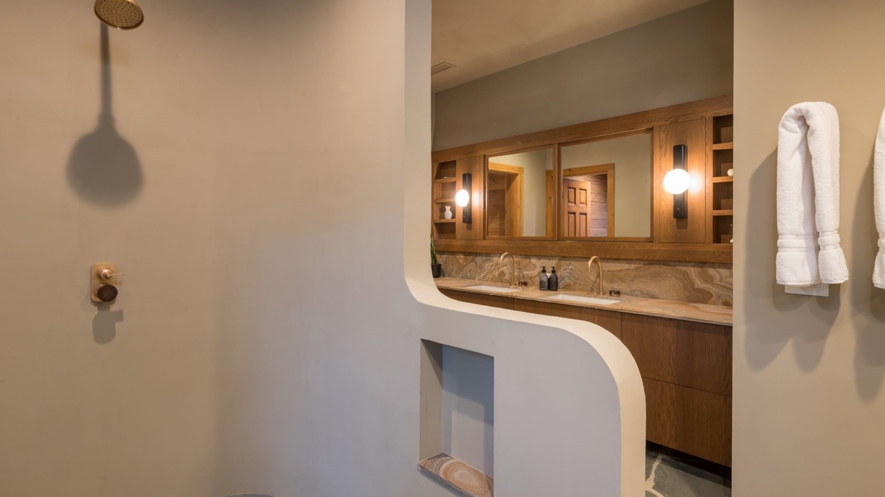 Photo of Bathroom in Hulen Meadows