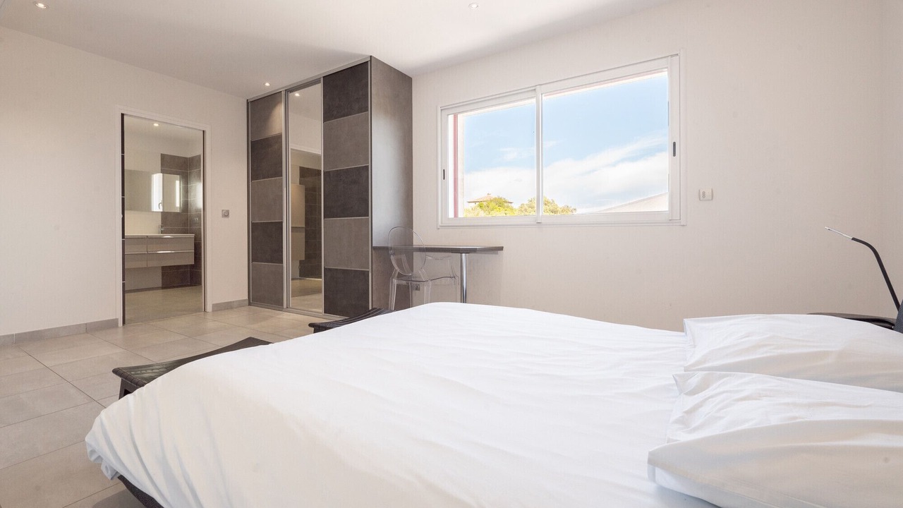 Photo of Bedroom in Saint-Ambroix