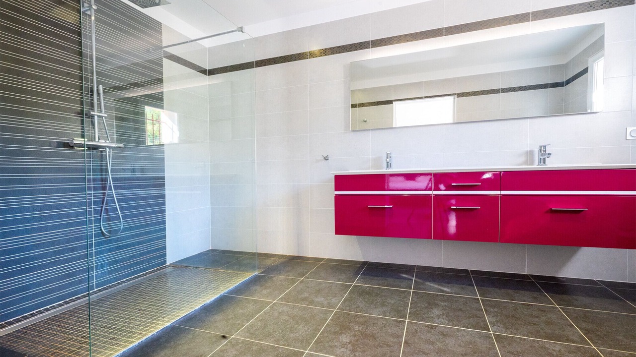 Photo of Bathroom in Saint-Ambroix
