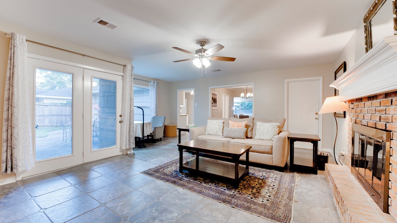 Photo of Livingroom in Bellaire