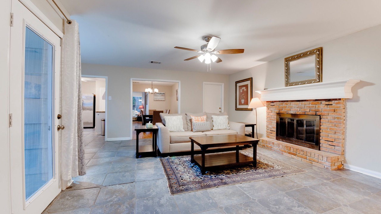 Photo of Livingroom in Bellaire