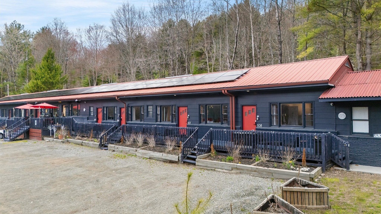 Photo of Outdoor in Hancock