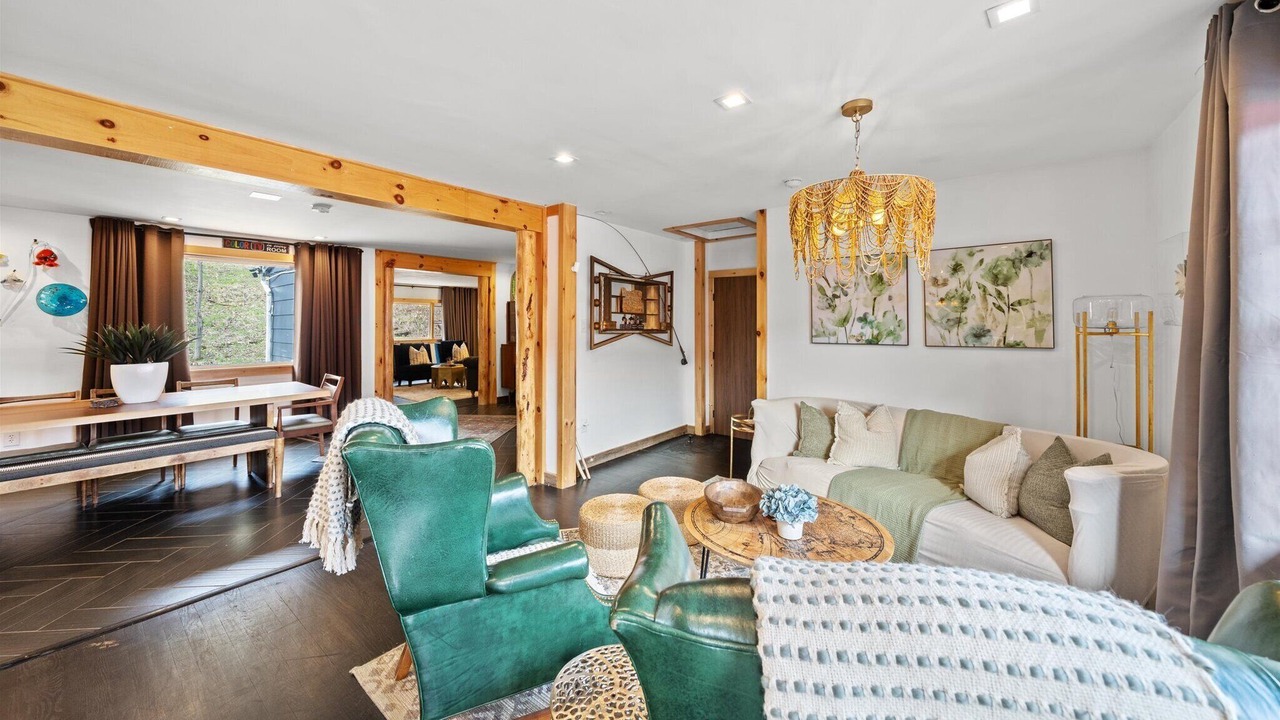 Photo of Livingroom in Hancock