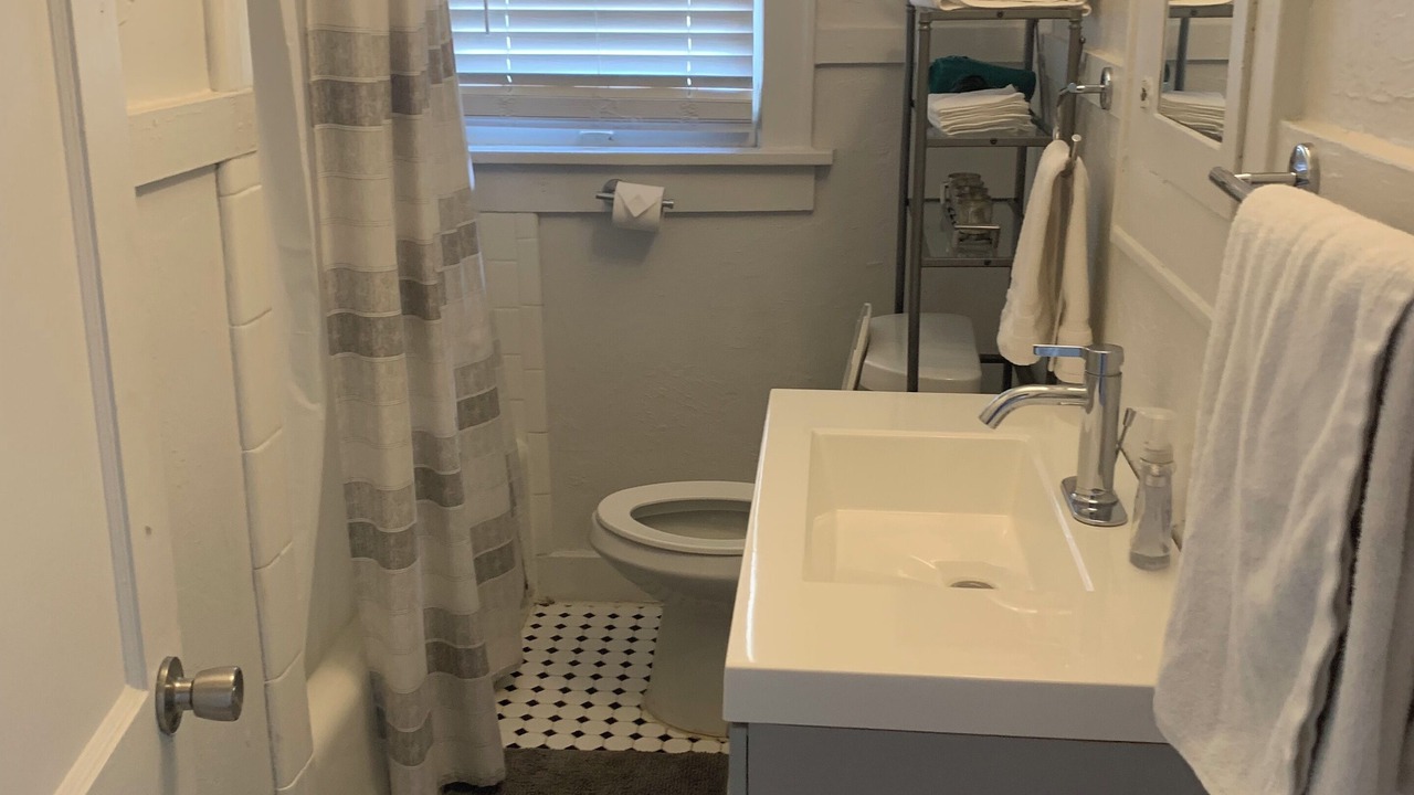Photo of Bathroom in Miller