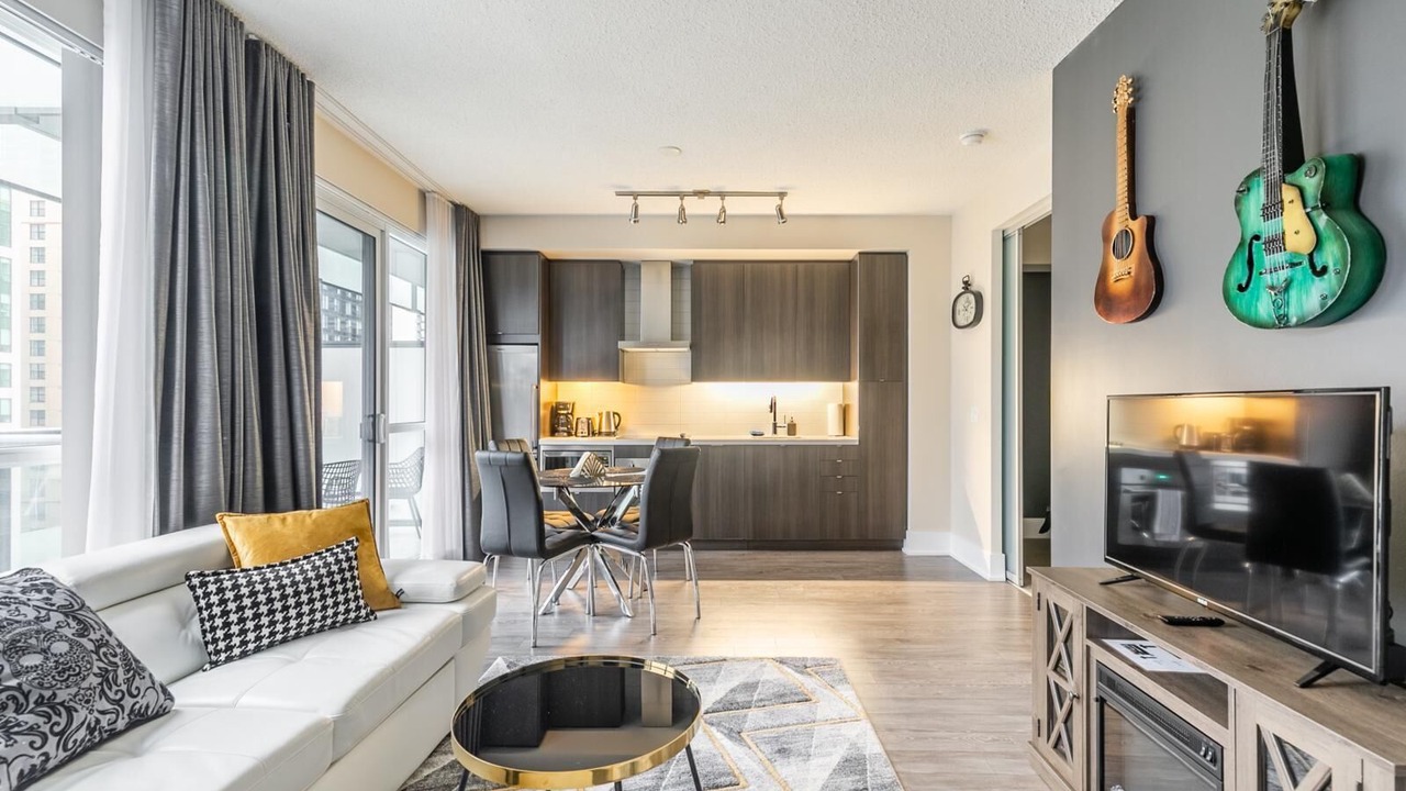 Photo of Livingroom in Toronto Entertainment District