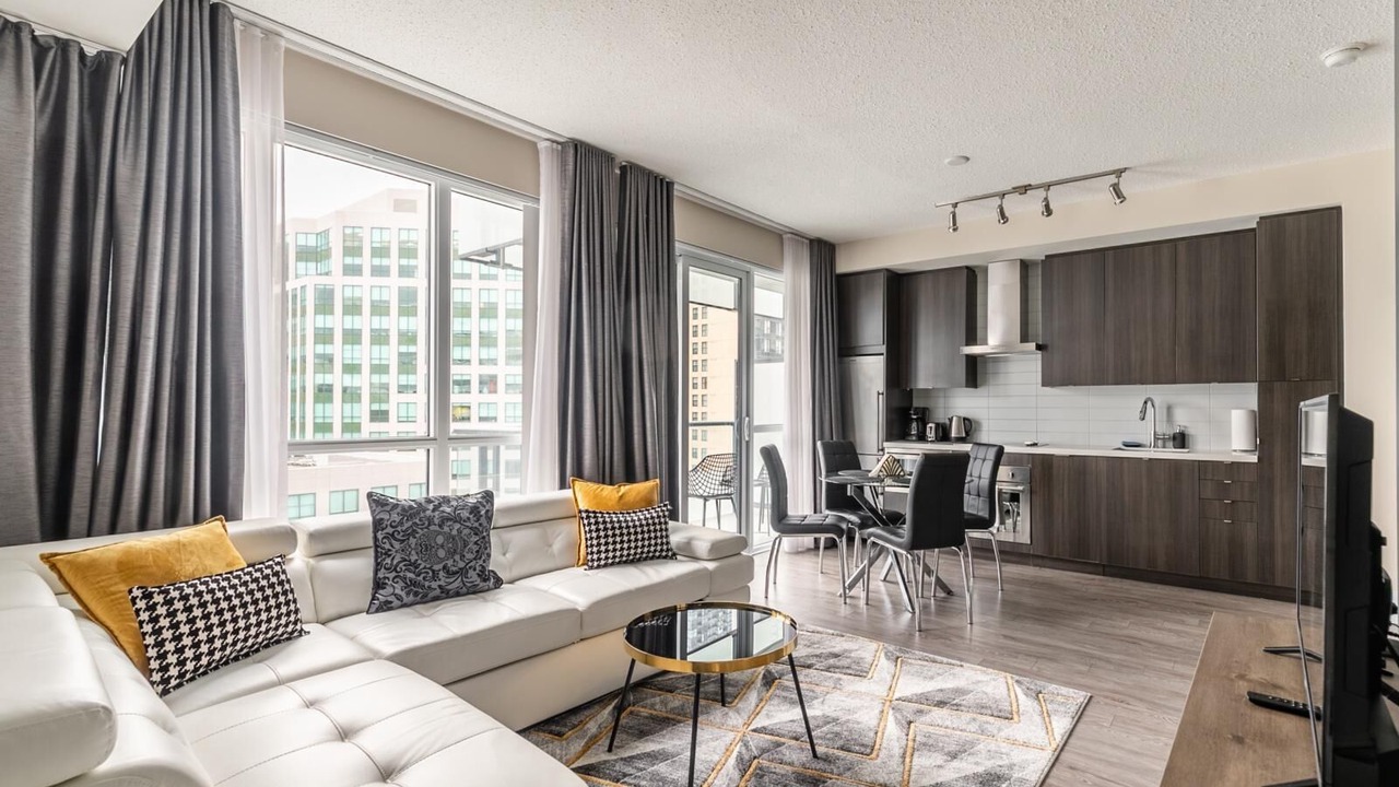Photo of Livingroom in Toronto Entertainment District