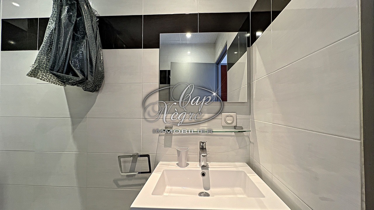 Photo of Bathroom in Cavaliere Beach