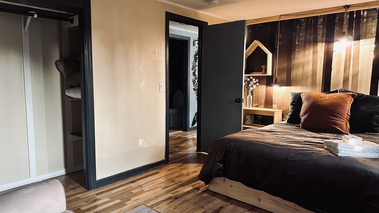 Photo of Bedroom in Western