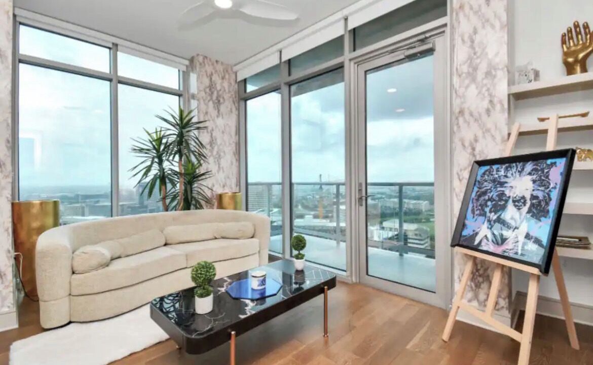 Photo of Livingroom in South Central Houston