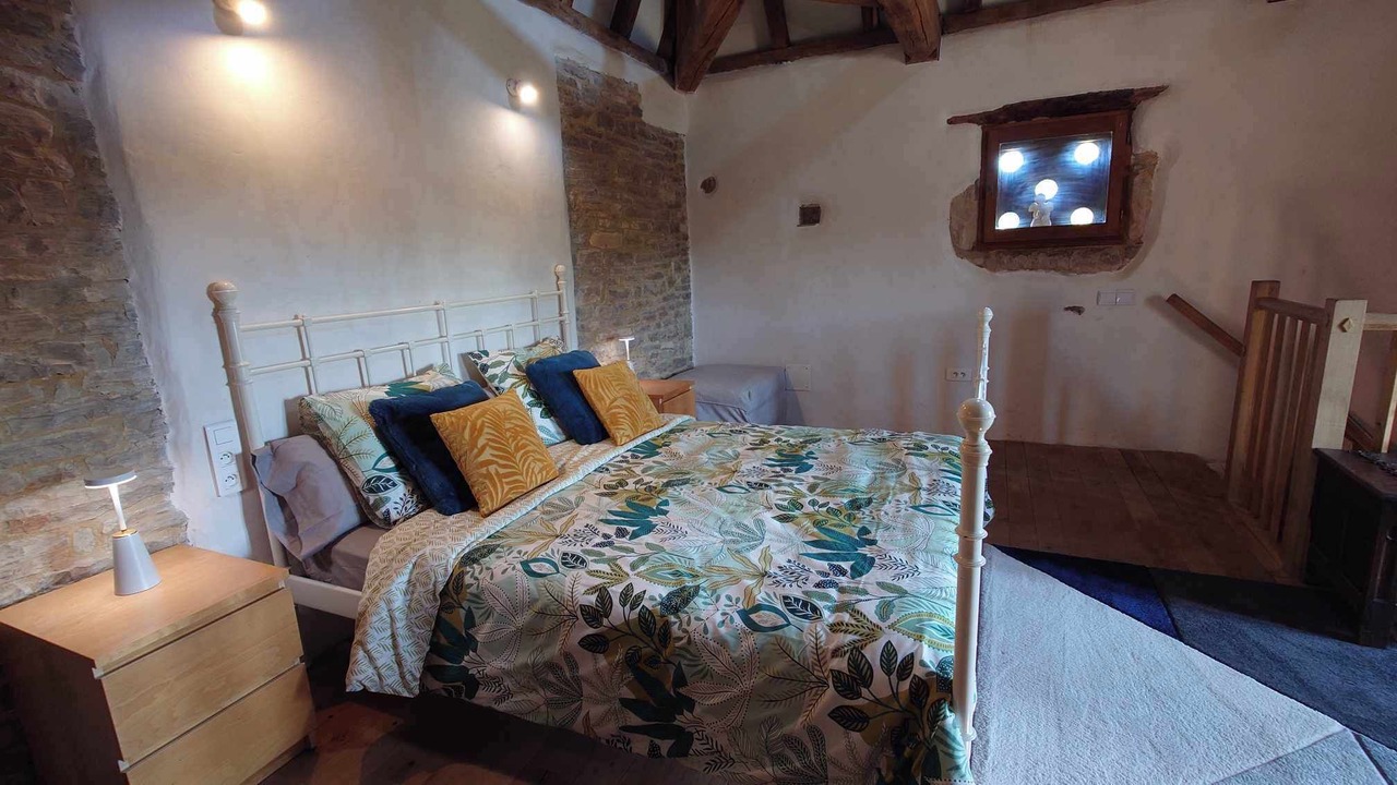 Photo of Bedroom in Villeneuve d'Aveyron