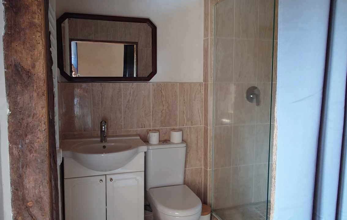 Photo of Bathroom in Villeneuve d'Aveyron