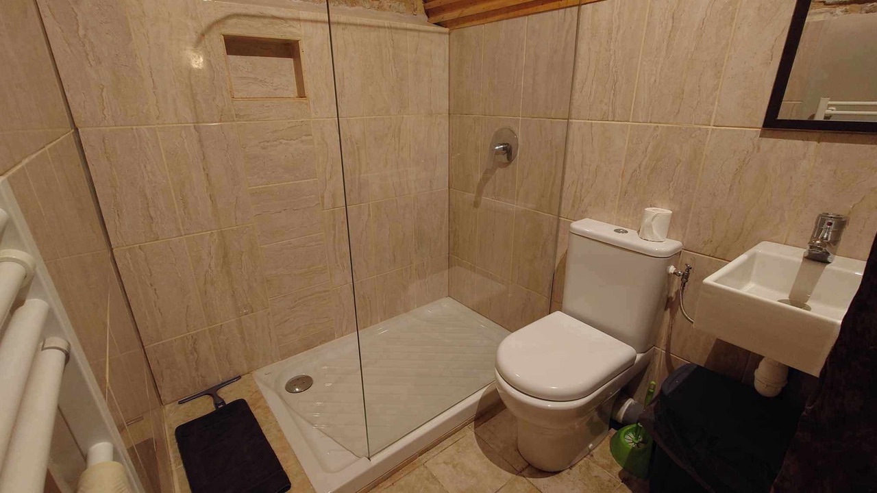 Photo of Bathroom in Villeneuve d'Aveyron