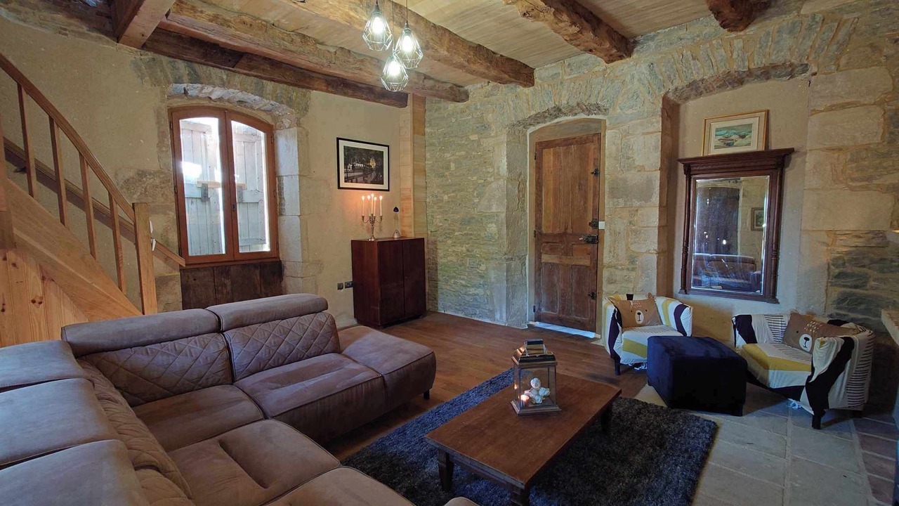 Photo of Livingroom in Villeneuve d'Aveyron