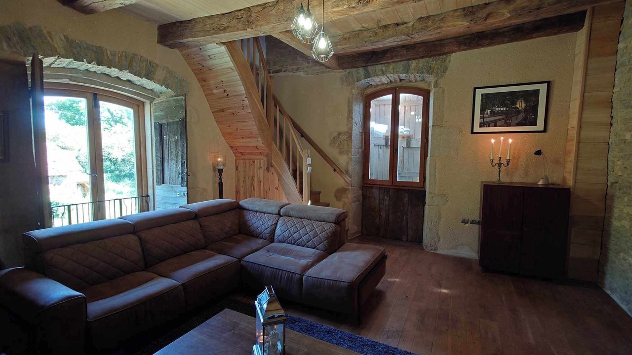 Photo of Livingroom in Villeneuve d'Aveyron