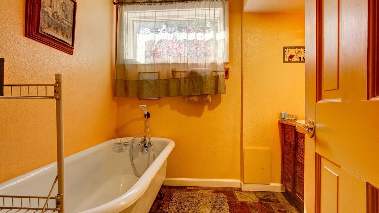 Photo of Bathroom in Lyons