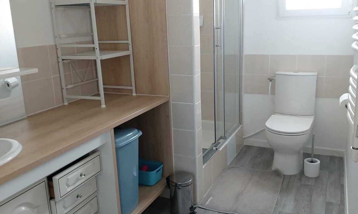 Photo of Bathroom in Grues