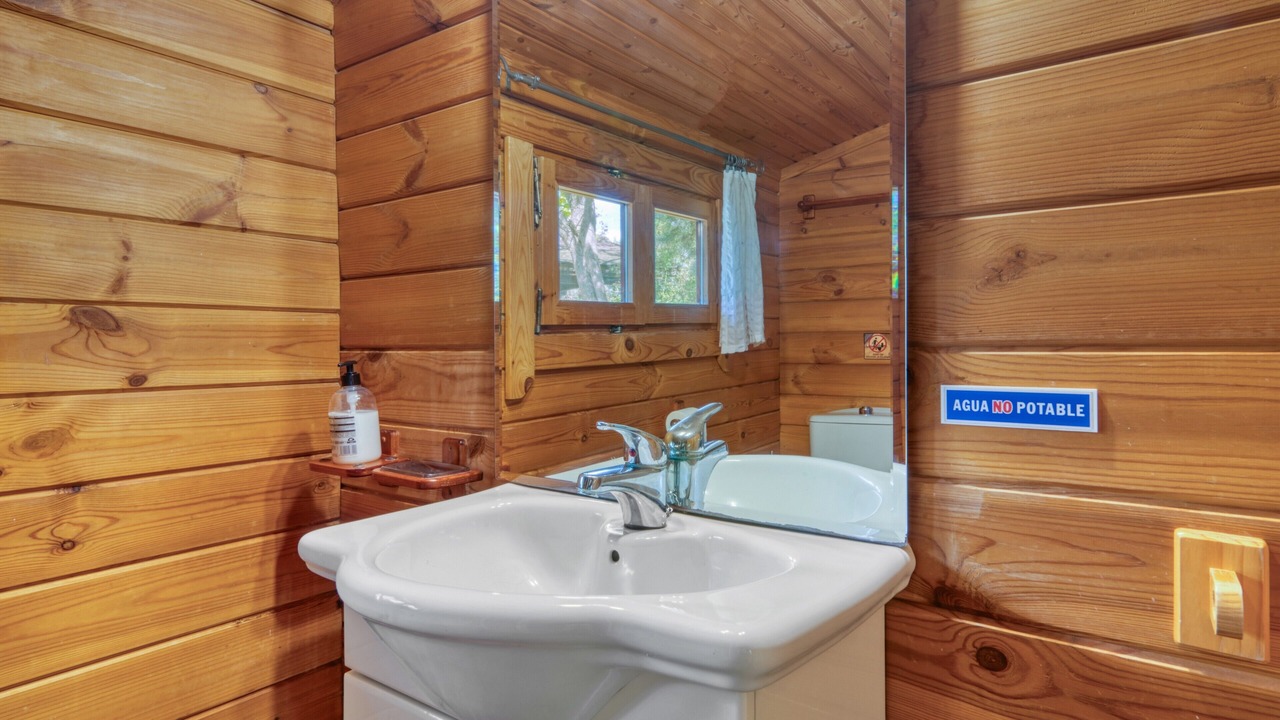 Photo of Bathroom in Benicolet