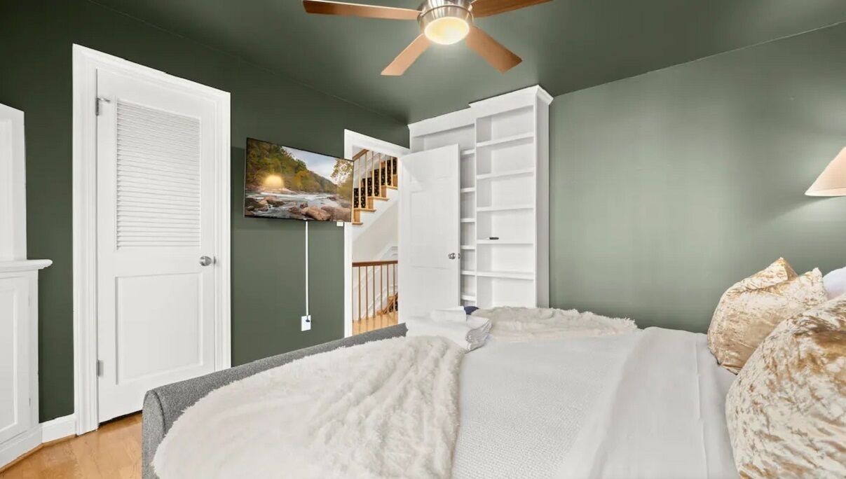 Photo of Bedroom in Old Town Alexandria