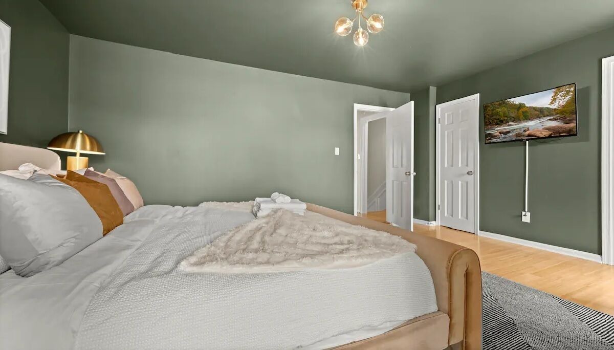 Photo of Bedroom in Old Town Alexandria